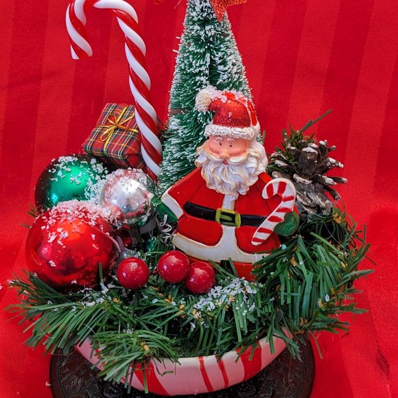 Santa Arrangement With Vintage Santa, Depression Glass Plate, And Vtg.Tree Balls - Picture 6 of 6